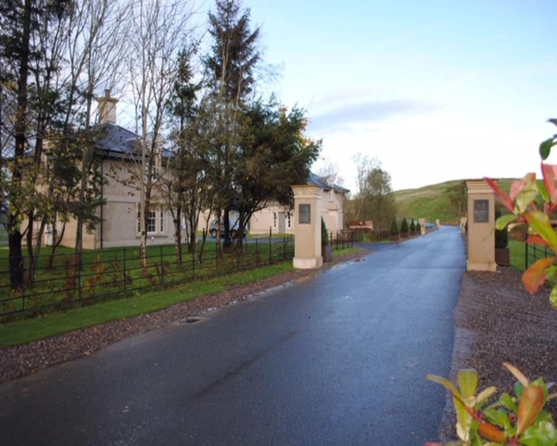 Gate Lodge At Lough Erne Golf Village Ballycassidy Exterior photo